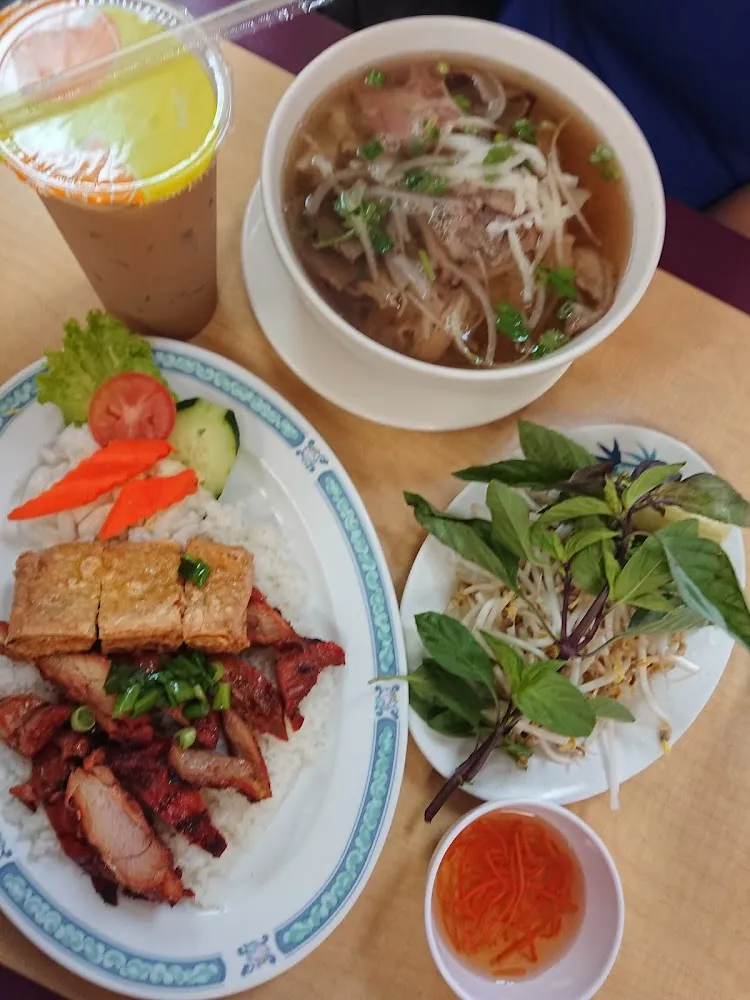 Thai Iced Tea Pho Shrimp Cake & Chicken Plate